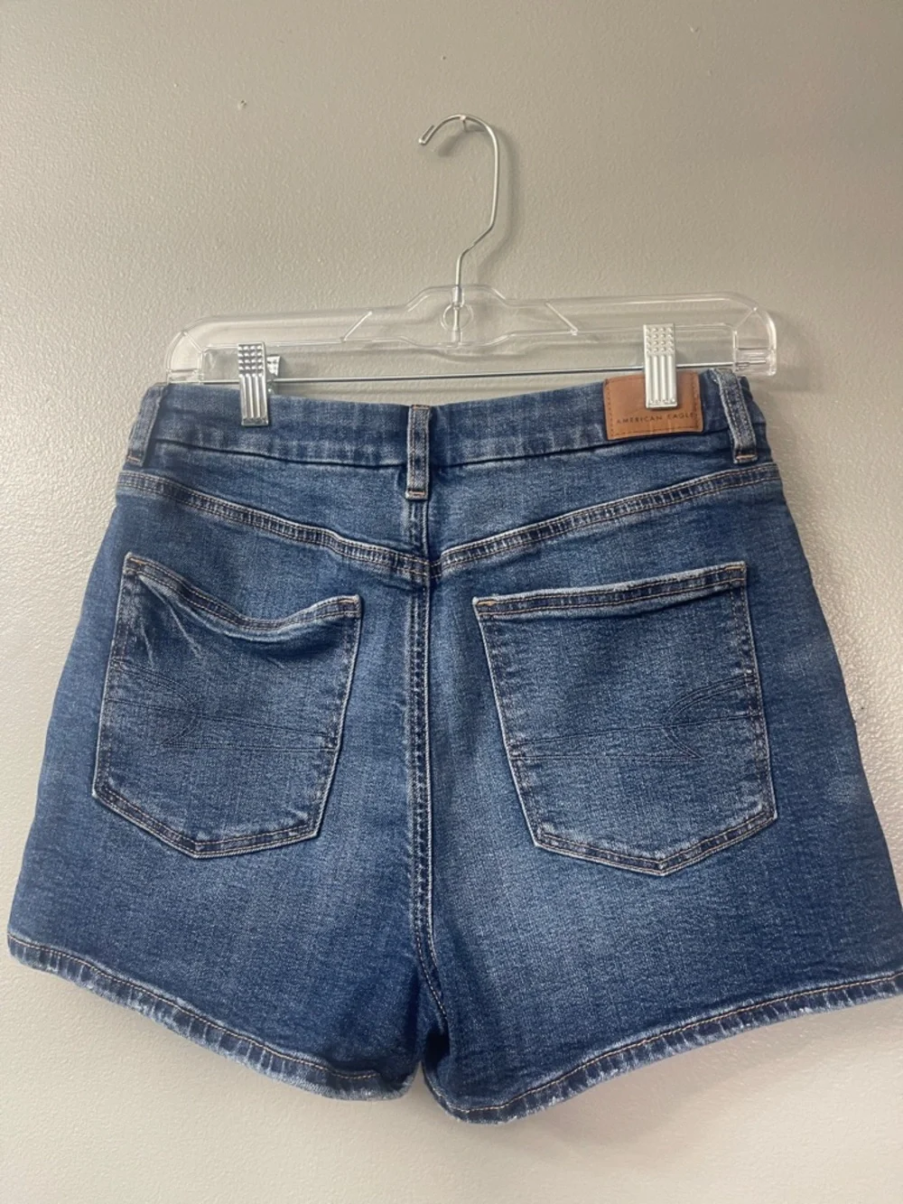 American Eagle outfitters curvy jean mom shorts 8 - Picture 8 of 8